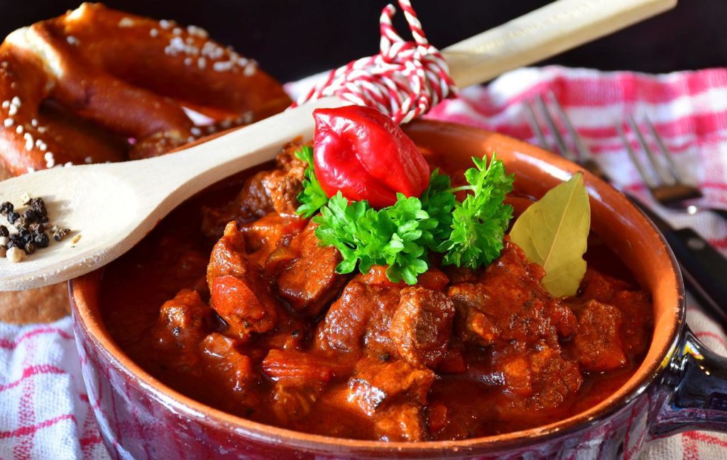 goulash, beef, beef goulash-3502510.jpg