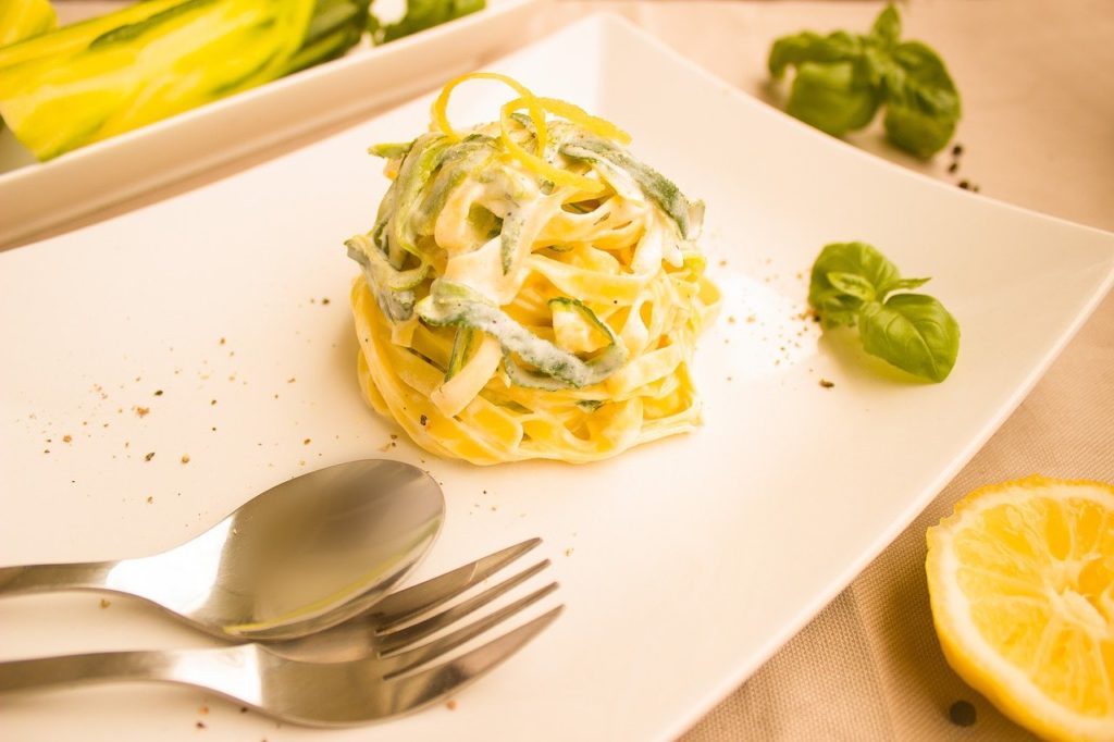 noodles, zucchini, lemon-1804433.jpg