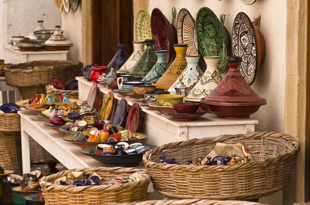 tajine, pottery, multicoloured-1623127.jpg