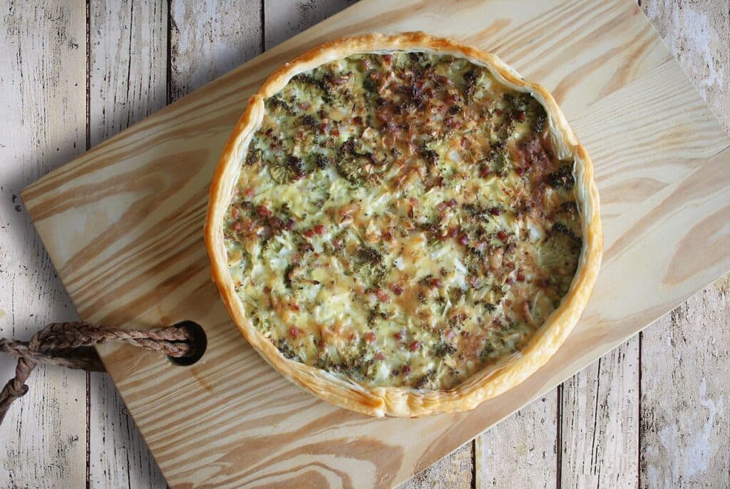 quiche, puff pastry, enjoy the meal, tasty, broccoli, bacon, meal, kitchen, quiche, quiche, quiche, quiche, quiche